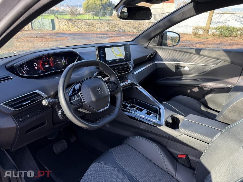 Peugeot 5008 1.2 Hybrid Allure Pack e-DCS6