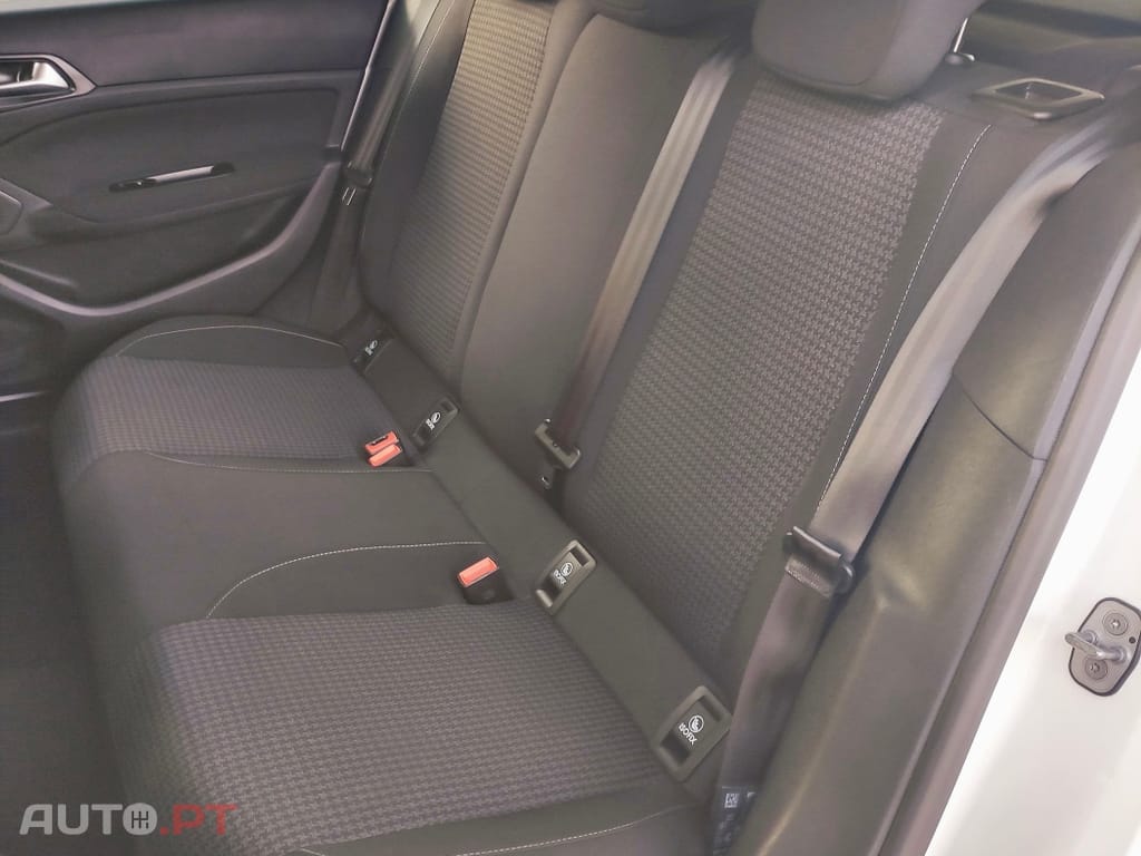 Peugeot 308 1.5 BlueHDi Business Line