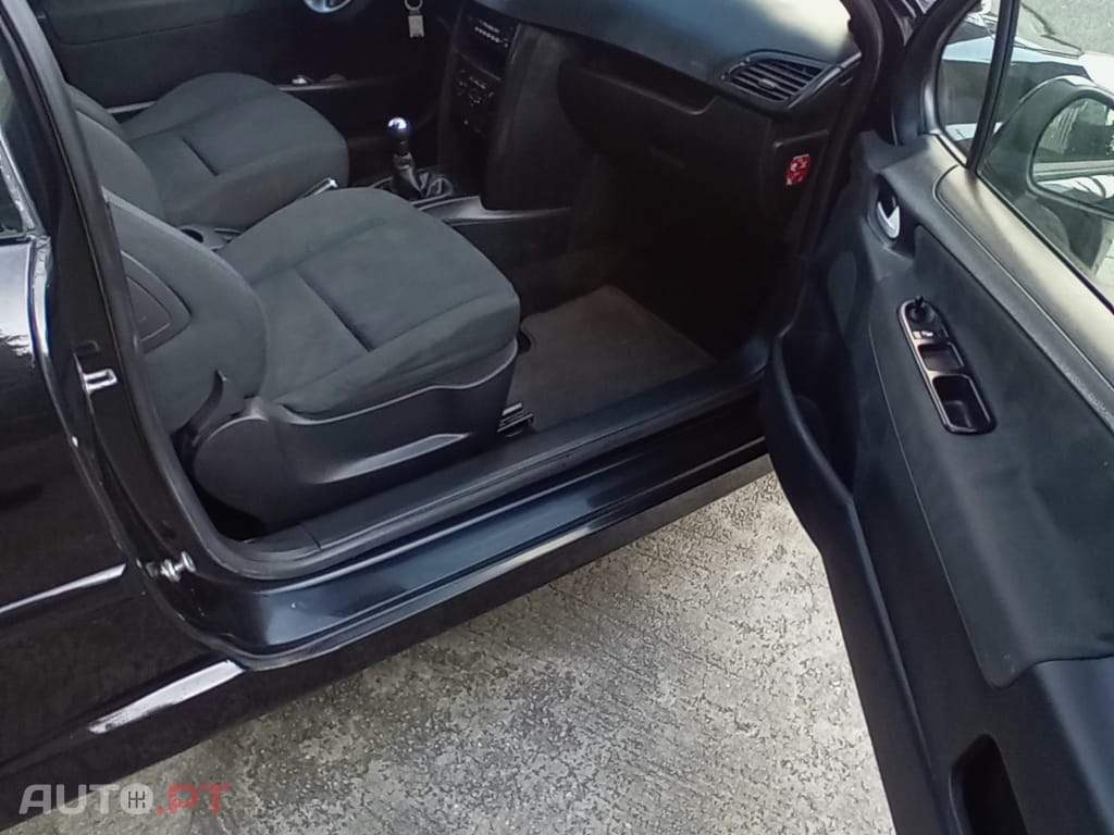Peugeot 207 1.4 HDI 70CV