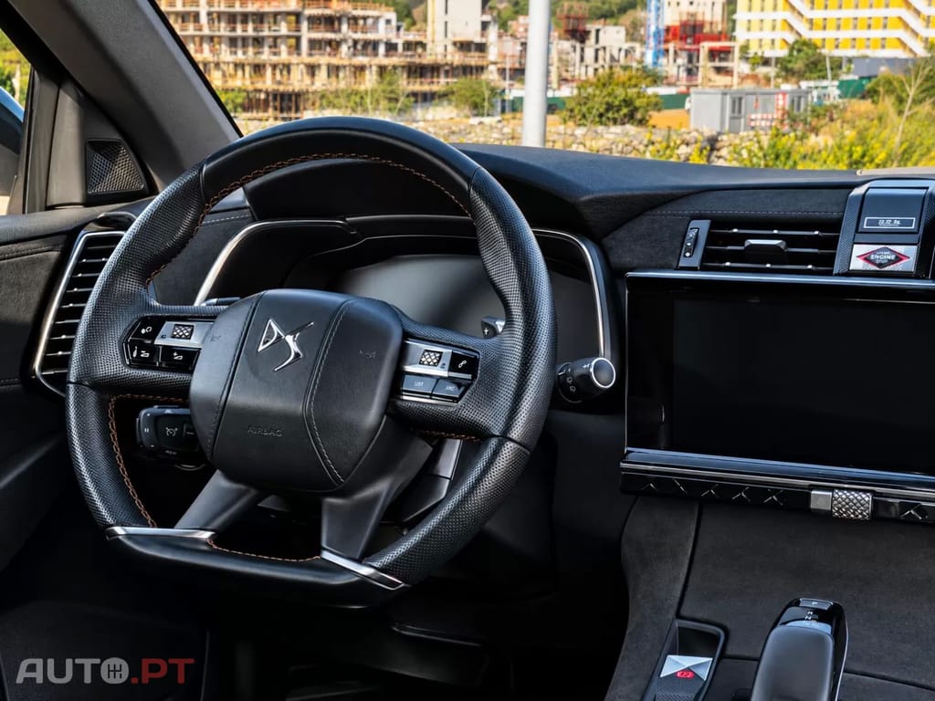 DS DS7 Crossback E-Tense Performance Line EAT8