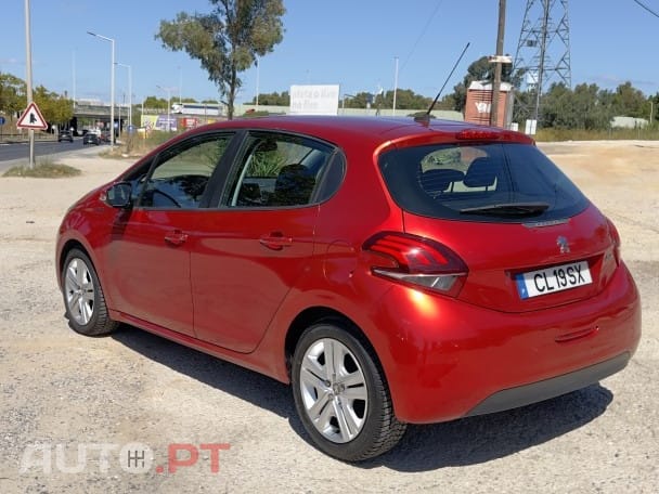 Peugeot 208 82 PureTech Style