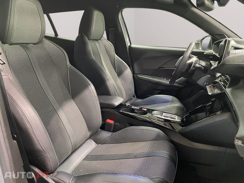 Peugeot 2008 1.2 Hybrid GT e-DCS6