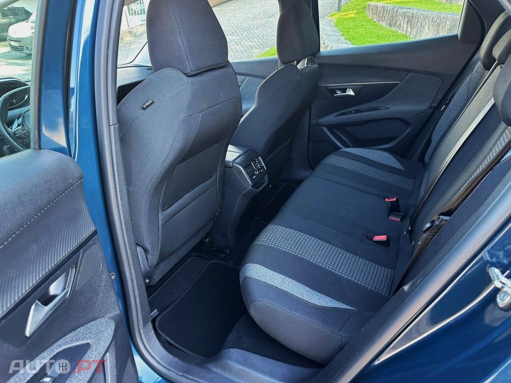 Peugeot 3008 1.5 BlueHDi Active