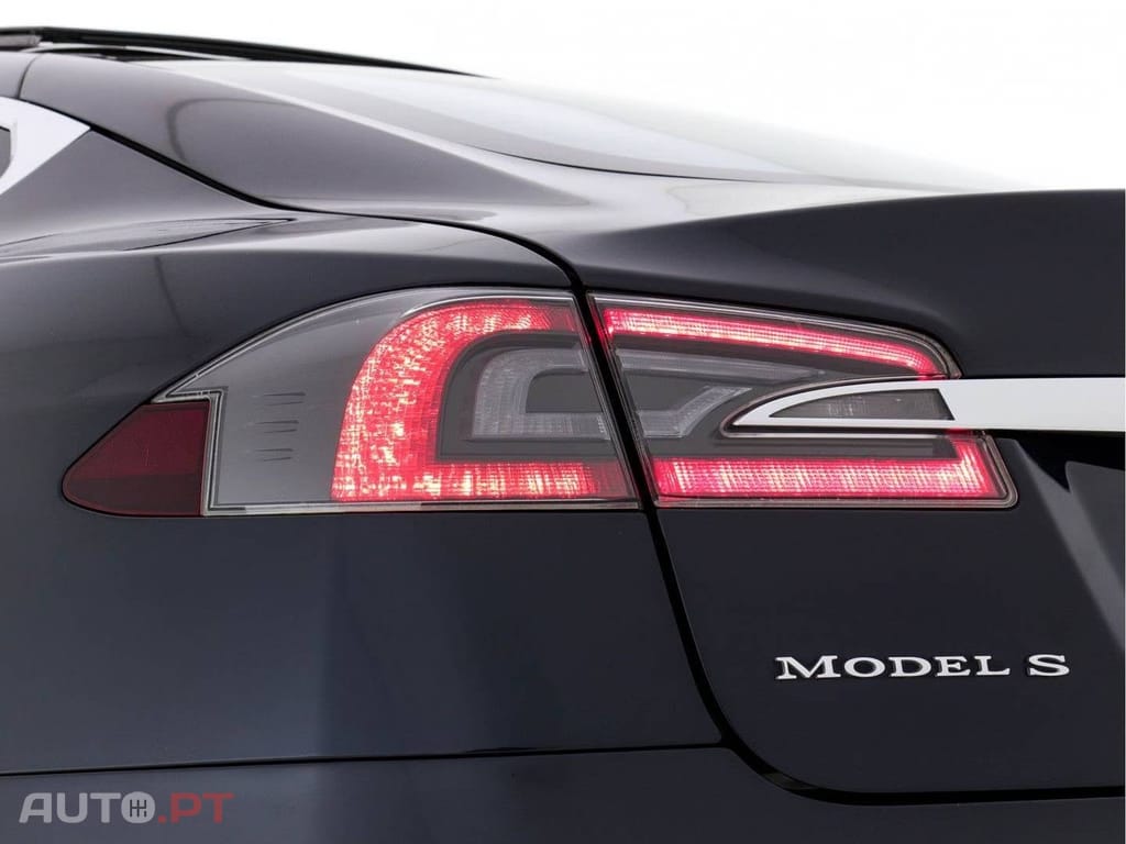 Tesla Model S 85
