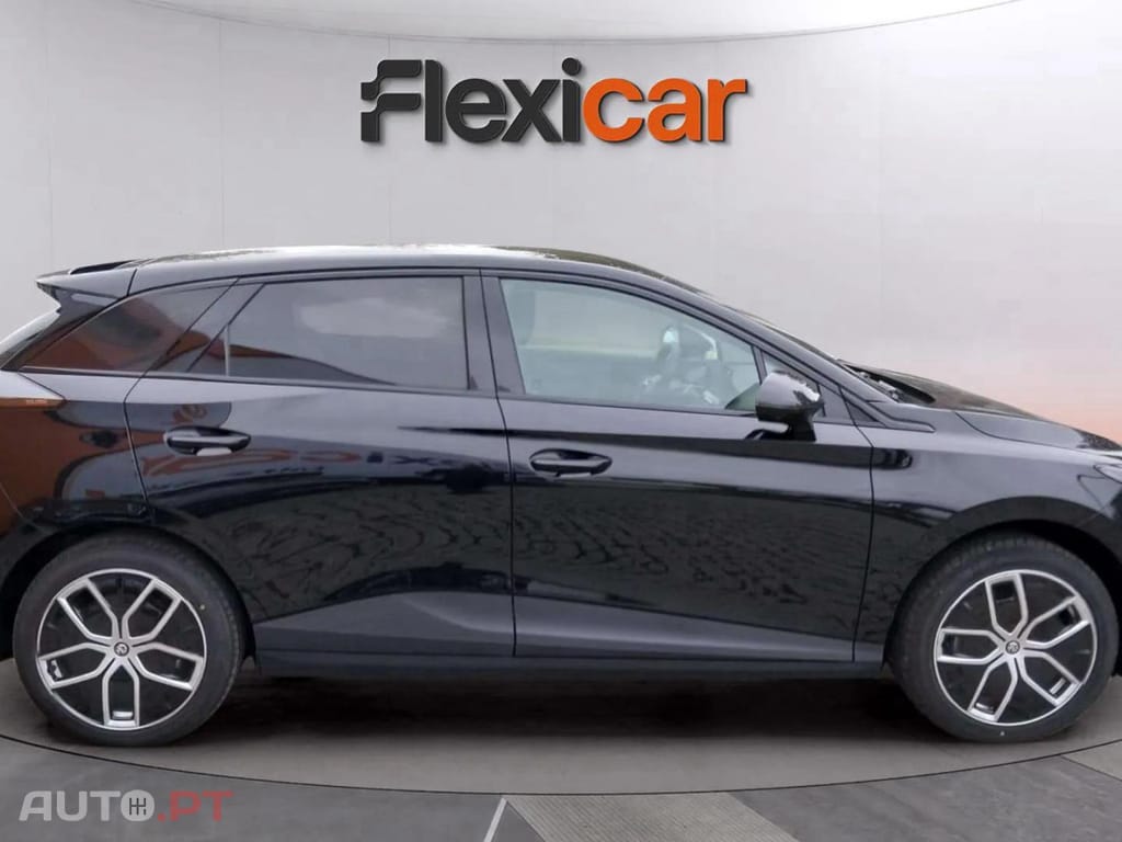 MG MG4 64 kWh Luxury