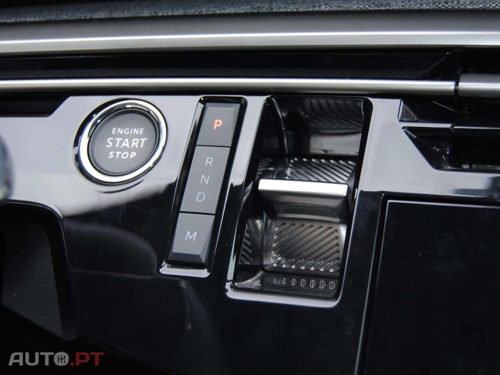 Peugeot 3008 1.2 Hybrid Allure e-DCS6