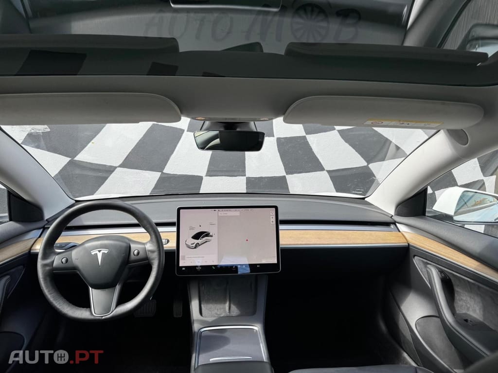 Tesla Model 3 Standard Range Plus RWD