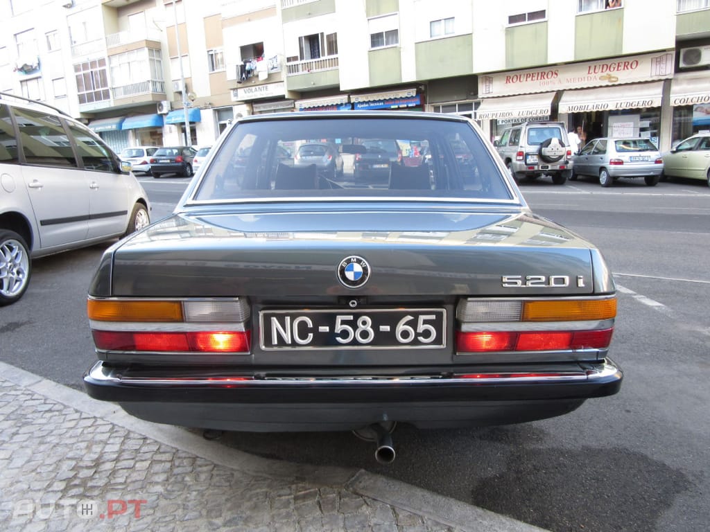 BMW 520 i E28 1983 Clássico