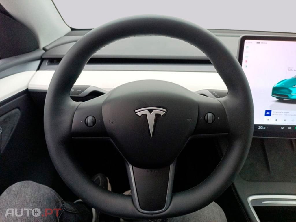 Tesla Model Y Long-Range Dual Motor AWD