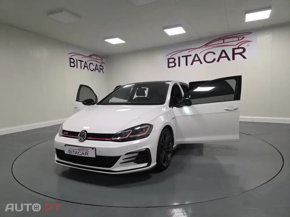 Volkswagen Golf 2.0 TSI GTI DSG Performance