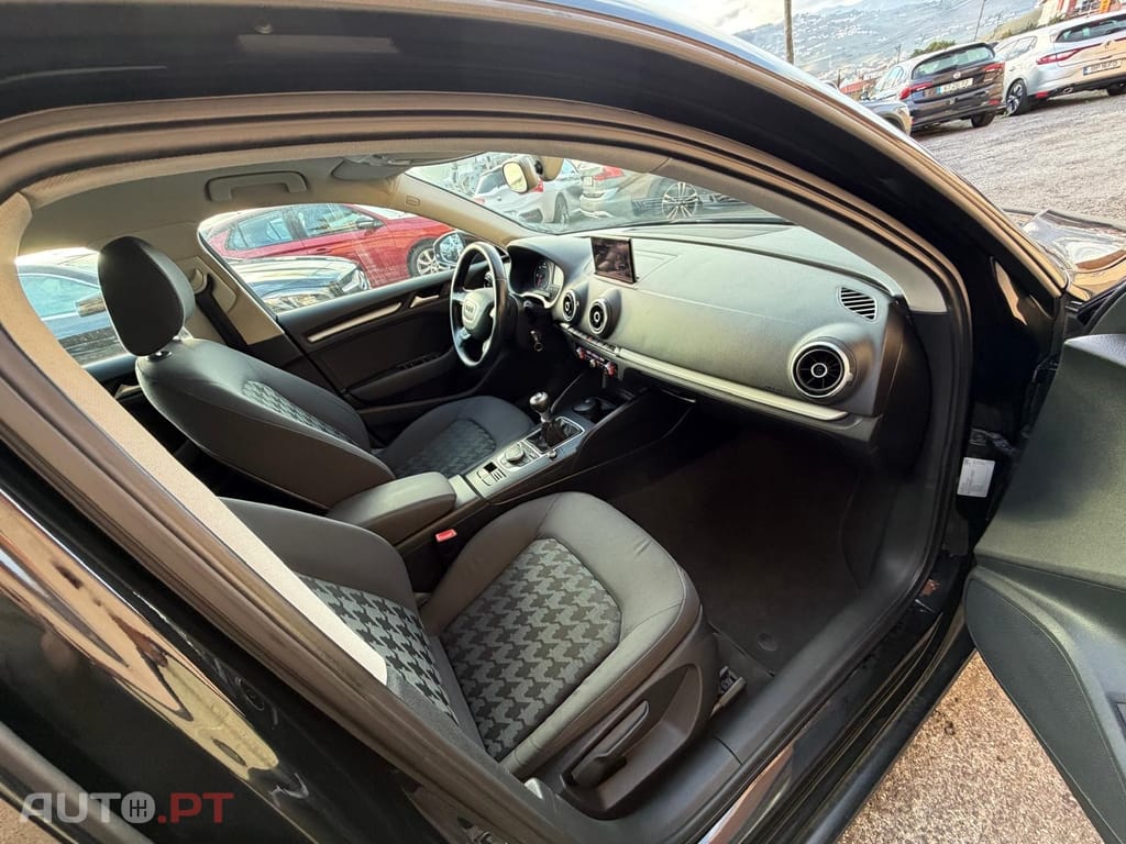 Audi A3 Sportback 2.0 TDI Attraction