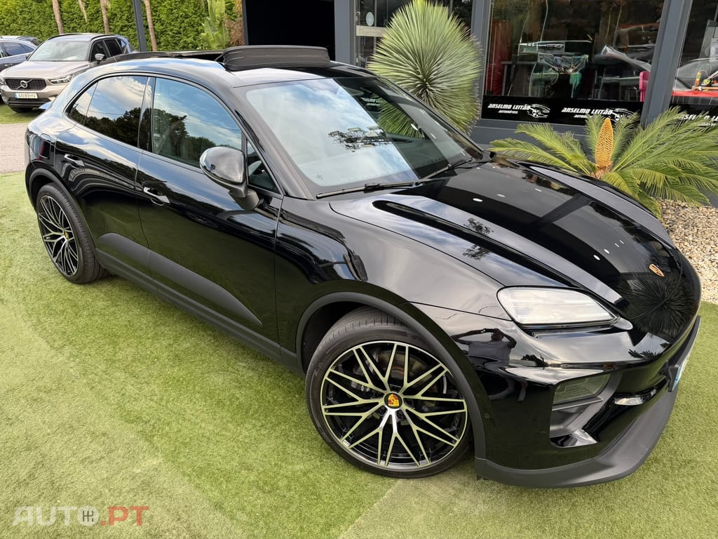 Porsche Macan Electric 4