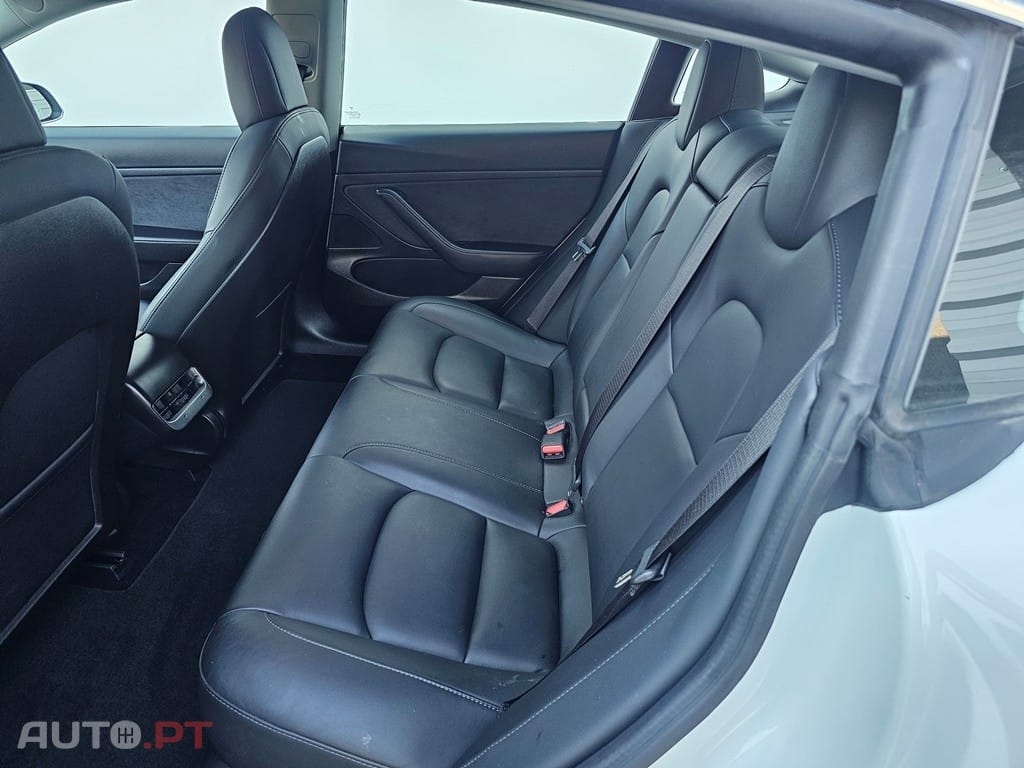 Tesla Model 3 Standard Range Plus RWD