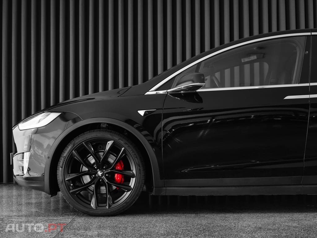 Tesla Model X Ludicrous Performance