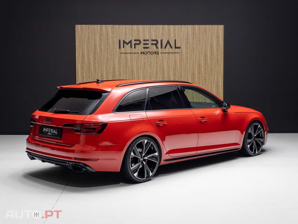 Audi A4 Avant 2.0 TDI Look RS4