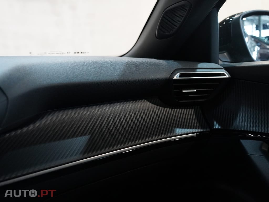 Peugeot 2008 1.2 Hybrid Allure e-DCS6