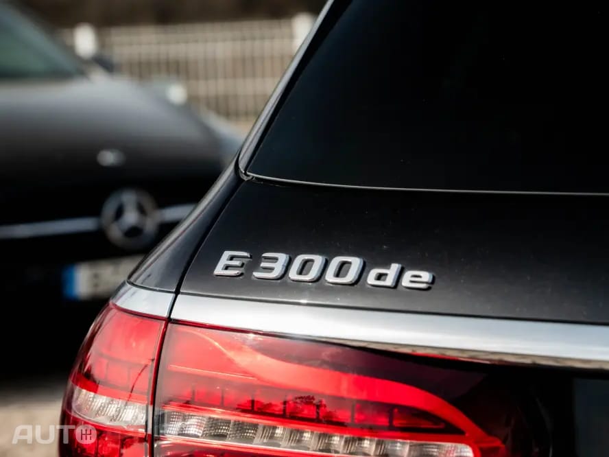 Mercedes-Benz E 300 de 4Matic 9G-TRONIC AMG Line