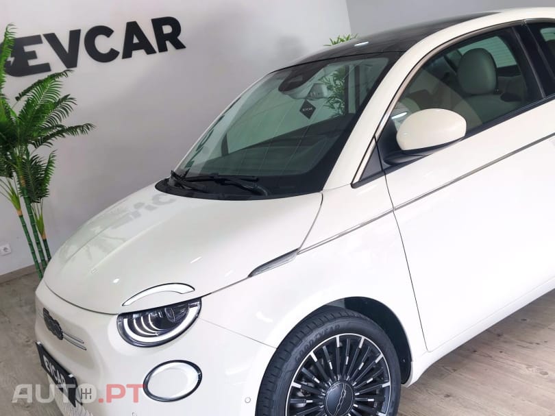 Fiat 500e La Prima