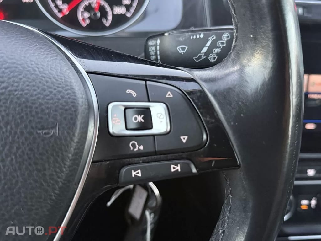Volkswagen Golf Variant 1.6 TDi Highline — fotografia 30