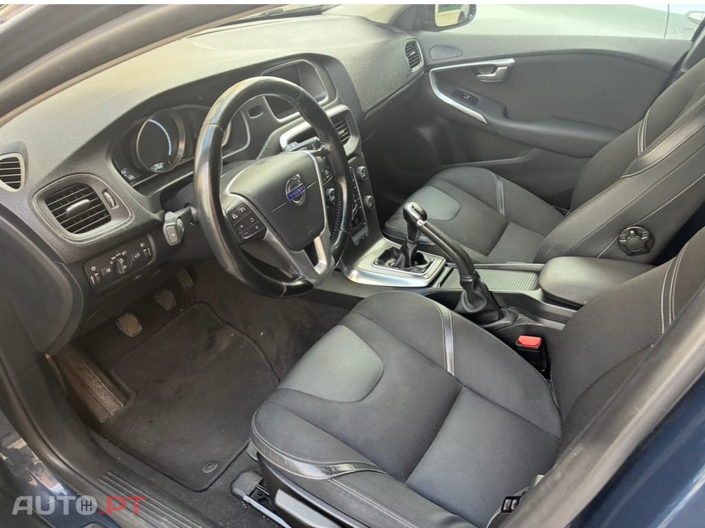 Volvo V40 D2 Momentum