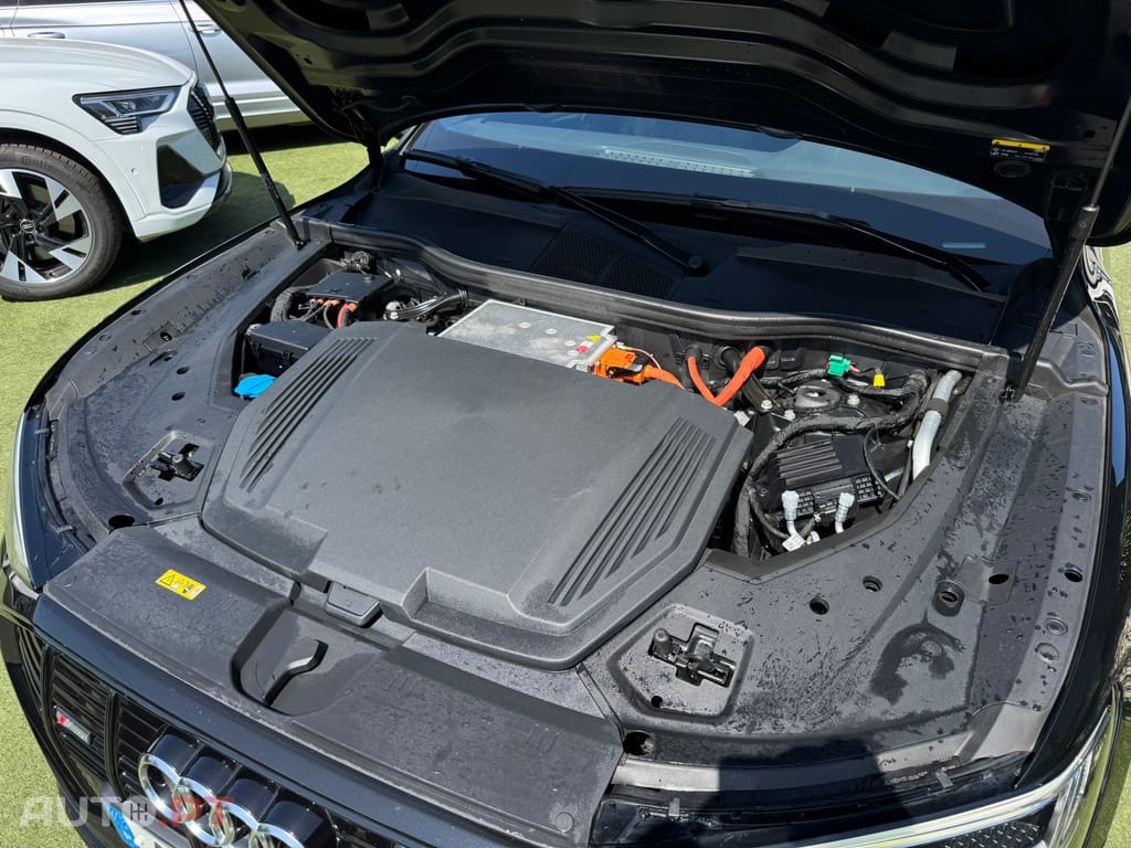 Audi E-Tron 55 quattro S line