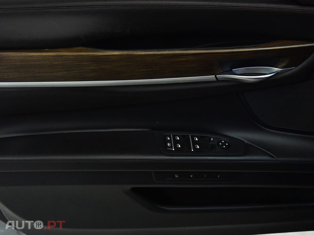 BMW ActiveHybrid 7 V8 HYBRID