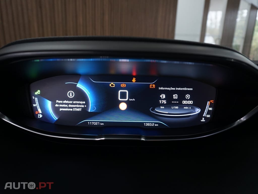 Peugeot 5008 1.2 PureTech Allure J18