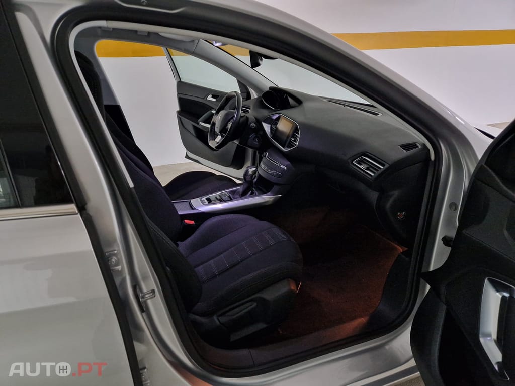 Peugeot 308 1.6 BlueHDi Allure EAT6