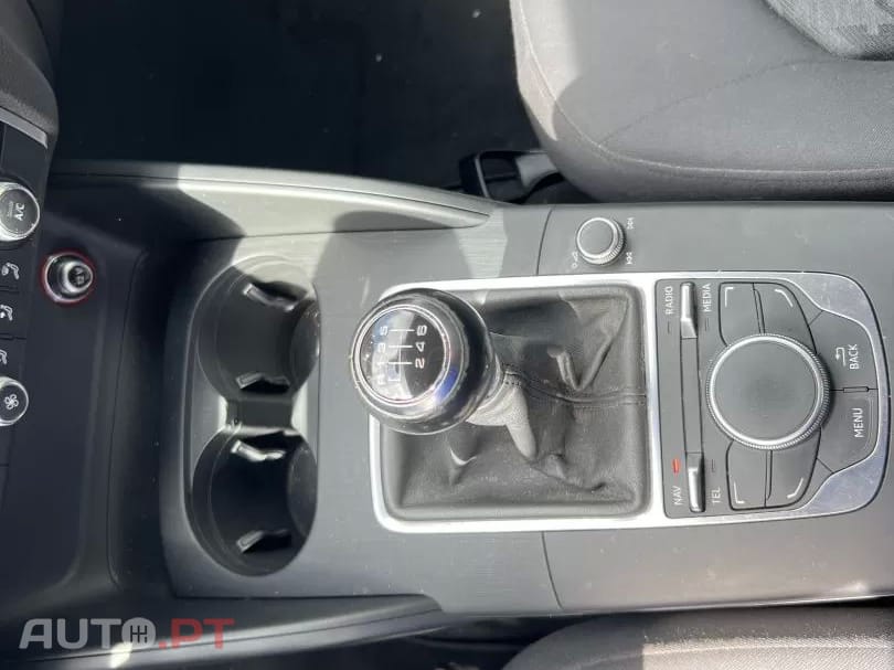 Audi A3 1.6 TDI (clean diesel) Ambiente — fotografia 14
