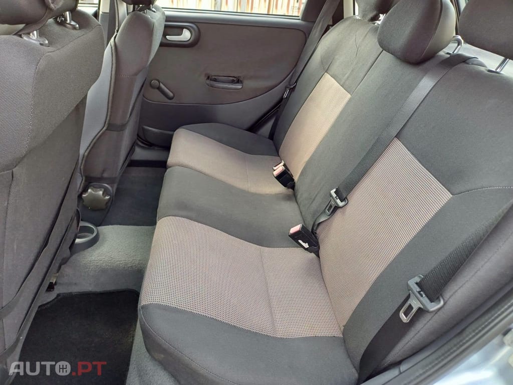 Opel Corsa 1.2 Twinport Essentia