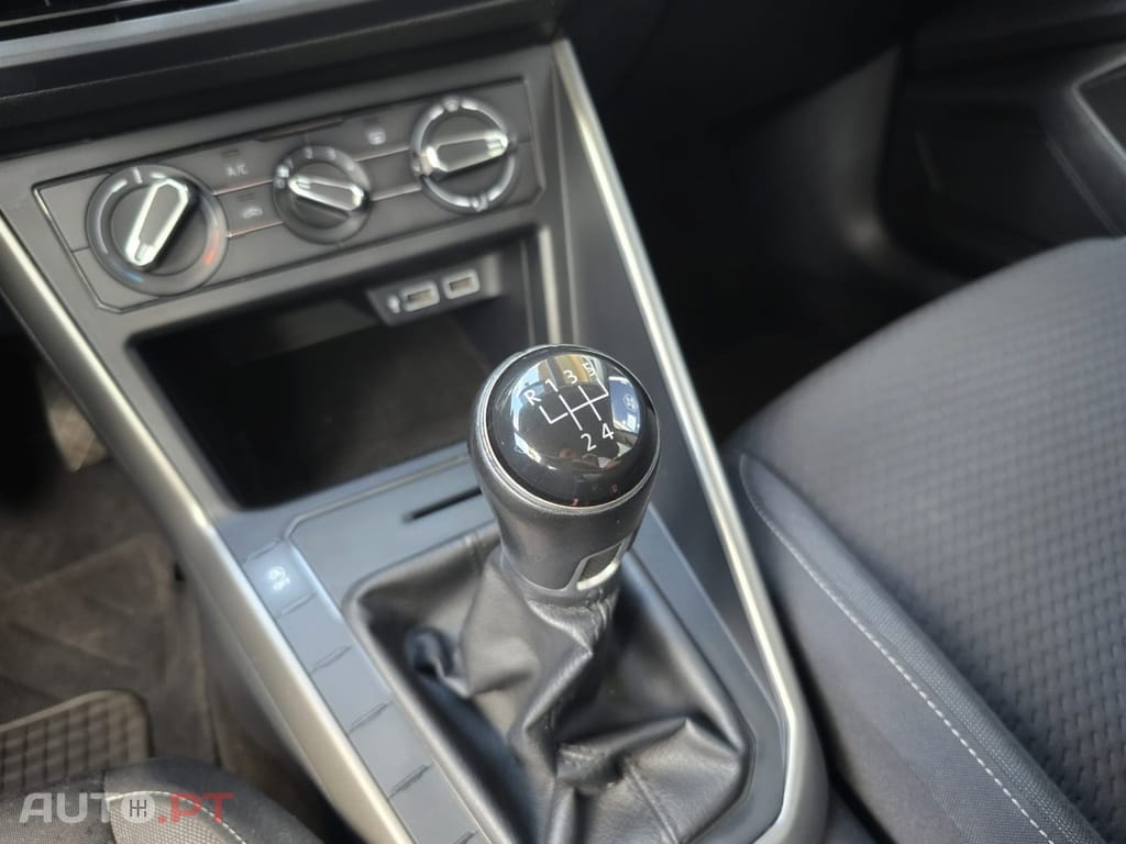 Volkswagen Polo 1.0 Confortline