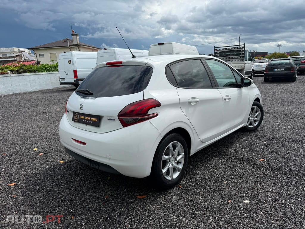 Peugeot 208 1.6 BlueHDi Style