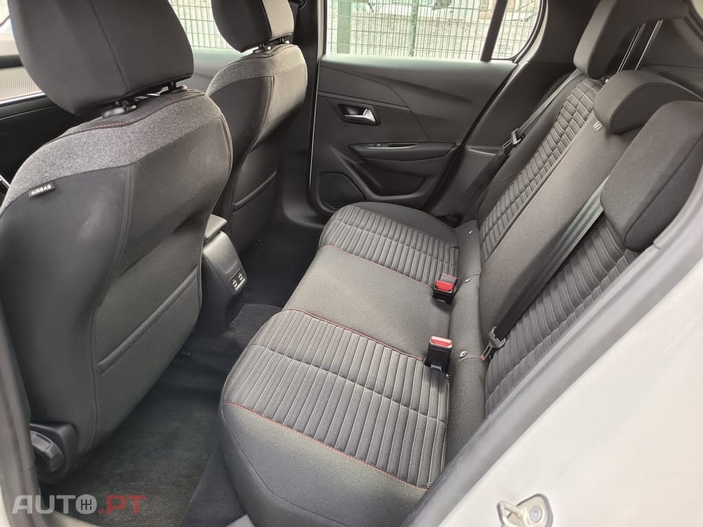 Peugeot E-208 50 kWh Active Pack