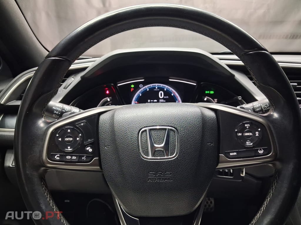 Honda Civic 1.0 i-VTEC Elegance CVT