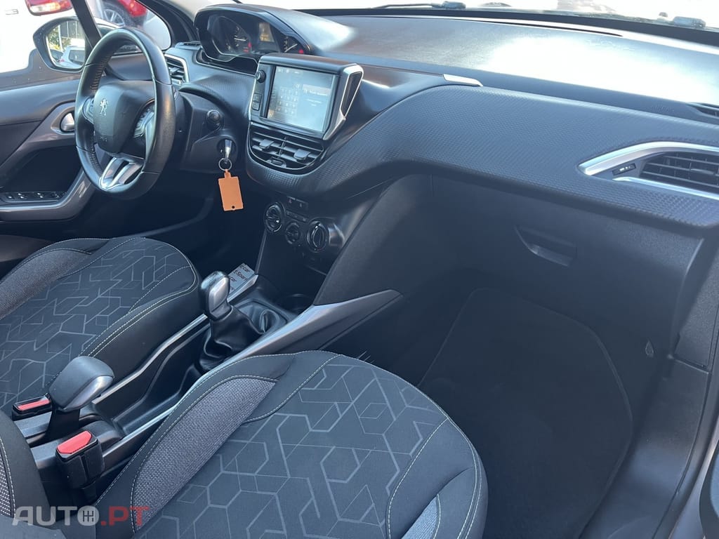 Peugeot 2008 1.2 PureTech Style