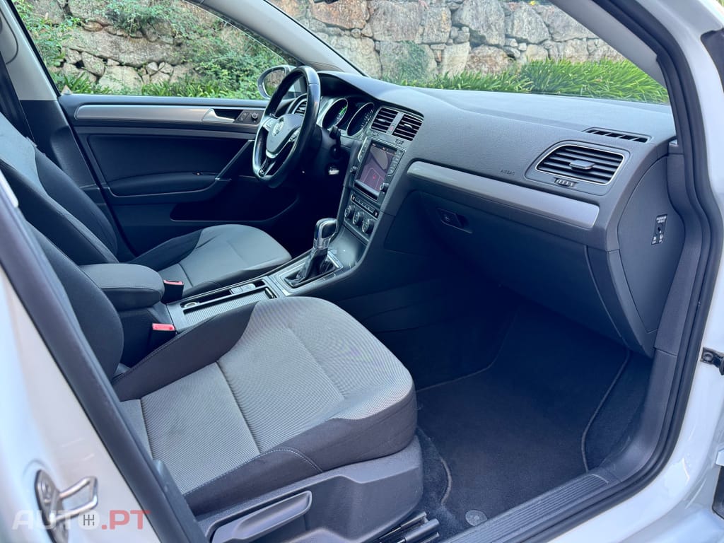 Volkswagen e-Golf AC/DC