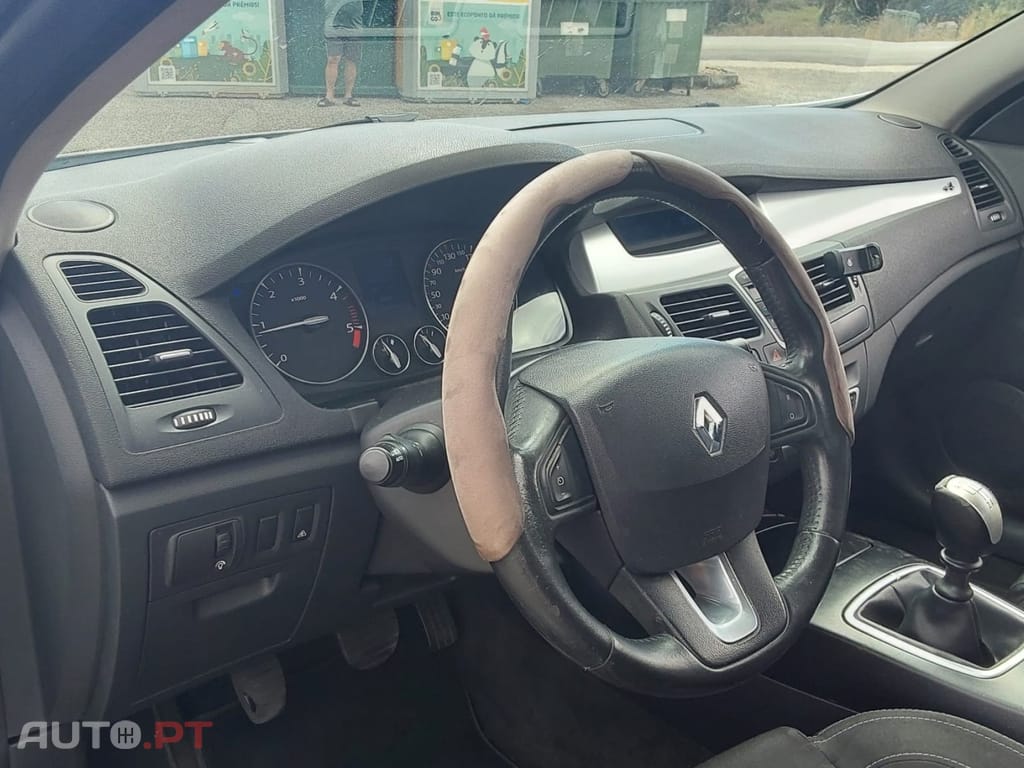 Renault Laguna Coupe Laguna Coupe 2.0 dCi Dynamique S 4Control