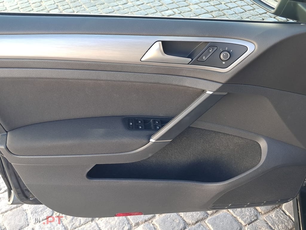 Volkswagen Golf 1.6 TDi BlueMotion Confortline
