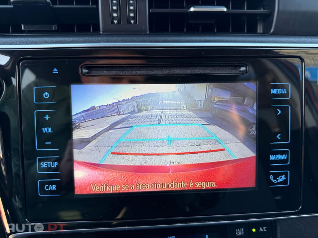 Toyota Auris 1.8 HSD Comfort +P.Sport+Navi