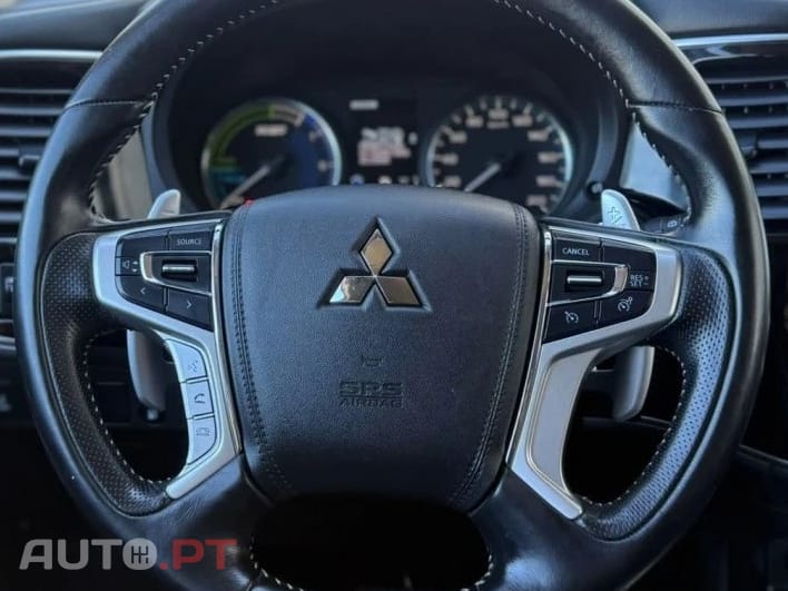 Mitsubishi Outlander 2.4L PHEV 4WD INTENSE