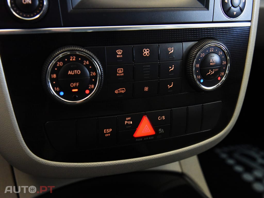Mercedes-Benz R 320 CDi 4-Matic