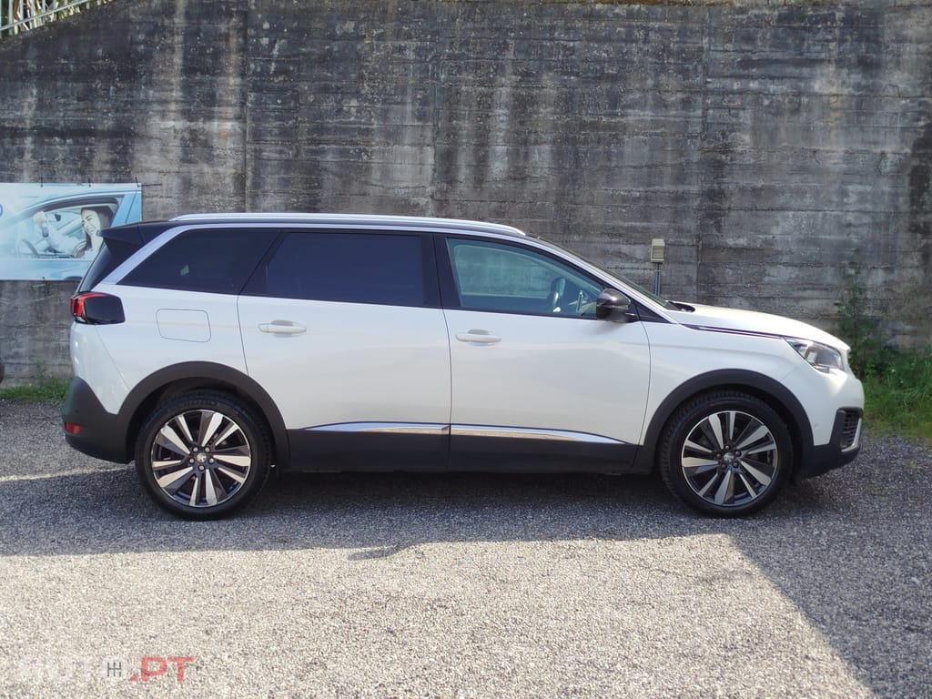 Peugeot 5008 1.2 PureTech Allure J18