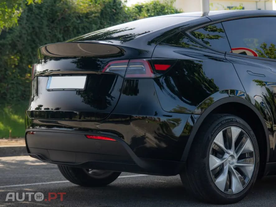 Tesla Model Y RWD — fotografia 33
