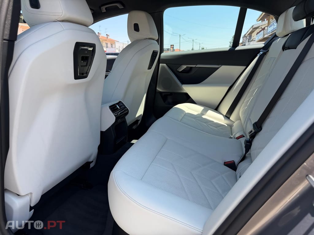 BMW 530 e Pack Desportivo M Pro