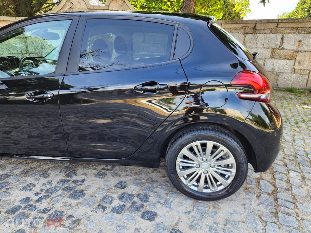Peugeot 208 1.5 BlueHDi Signature