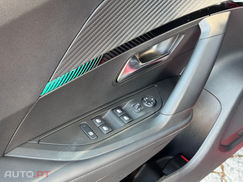 Peugeot E-2008 50 kWh Allure