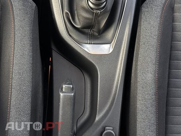 Peugeot 2008 1.2 PureTech Active Pack