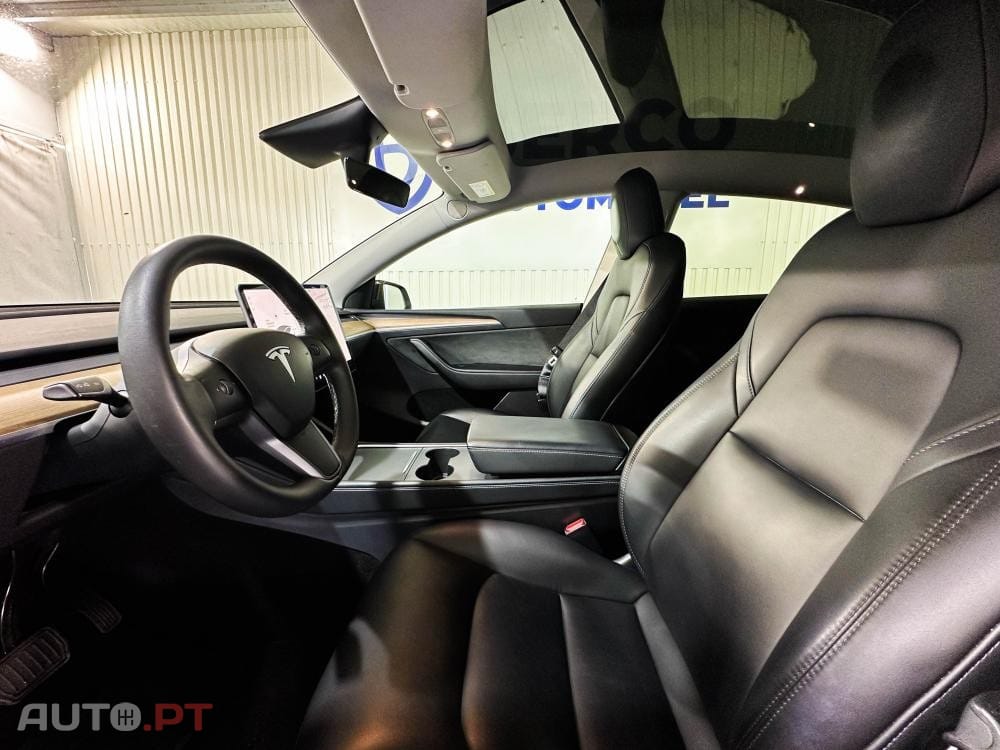 Tesla Model Y Long Range Dual Motor AWD