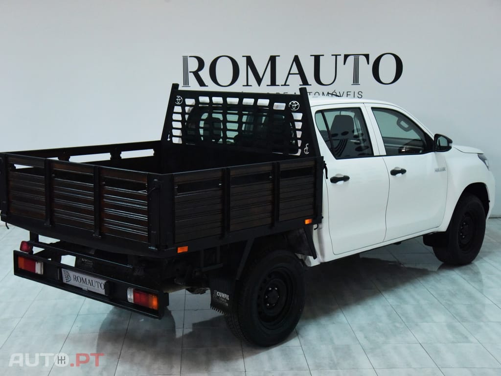 Toyota Hilux 2.4 D-4D 2WD CD CM