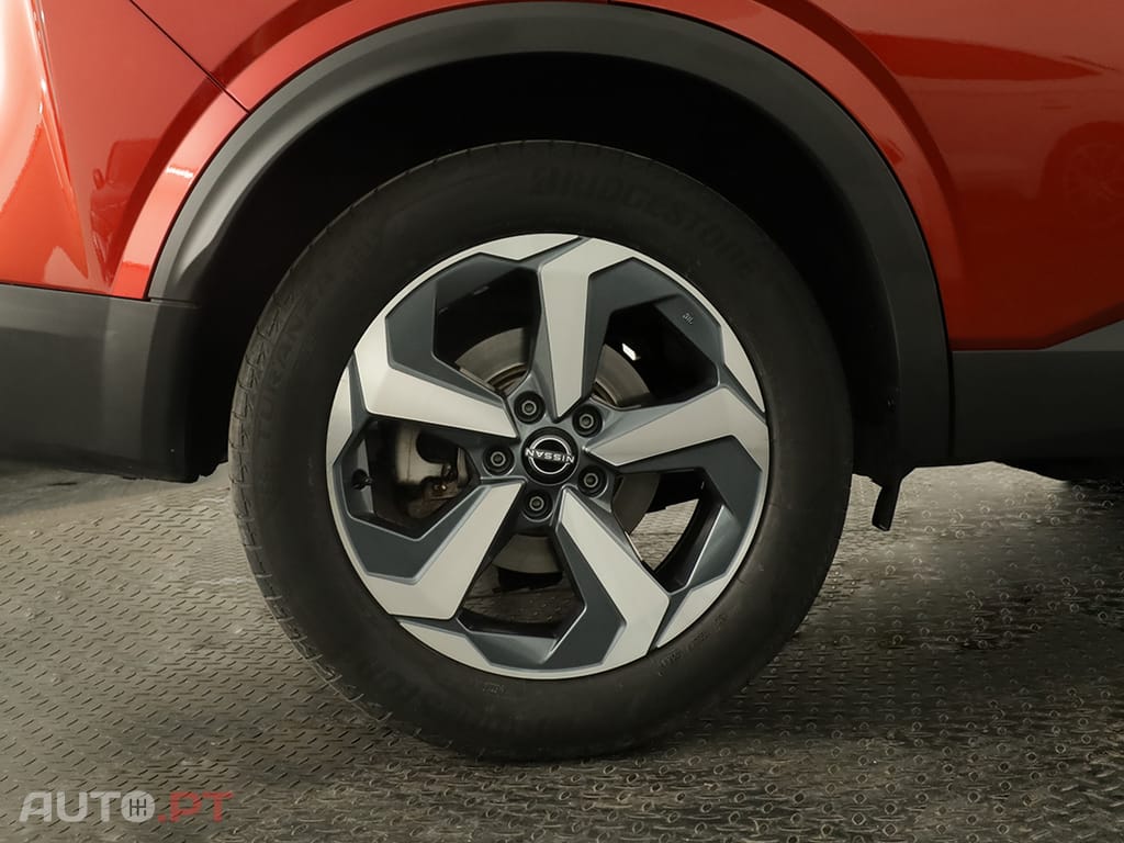 Nissan Qashqai Qashqai 1.3 DIG-T N-Connecta LED Xtronic